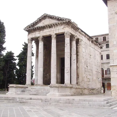 Klea - Cosy, Near Center Pula